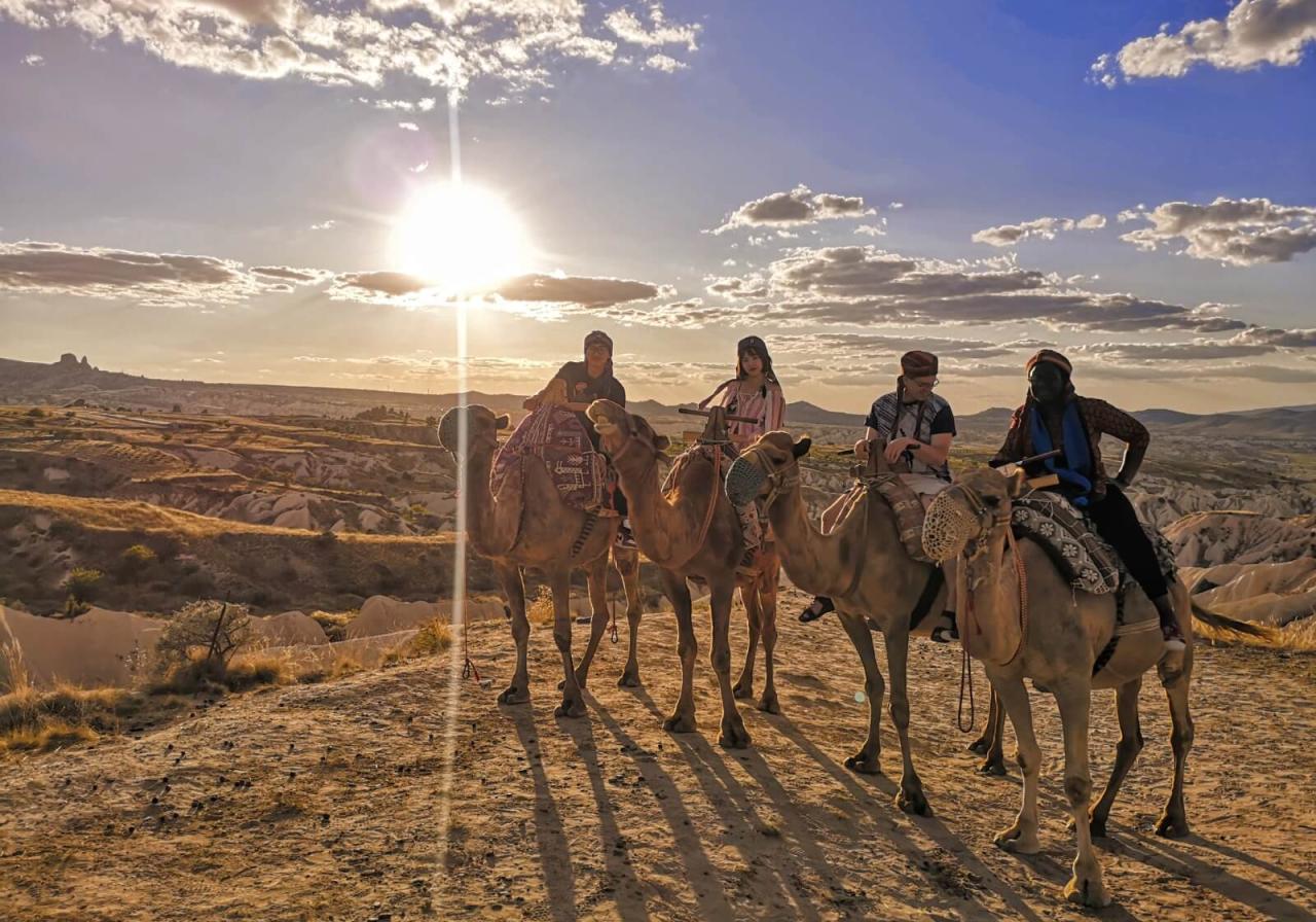 SAFARI EN CAMELLO AL ATARDECER