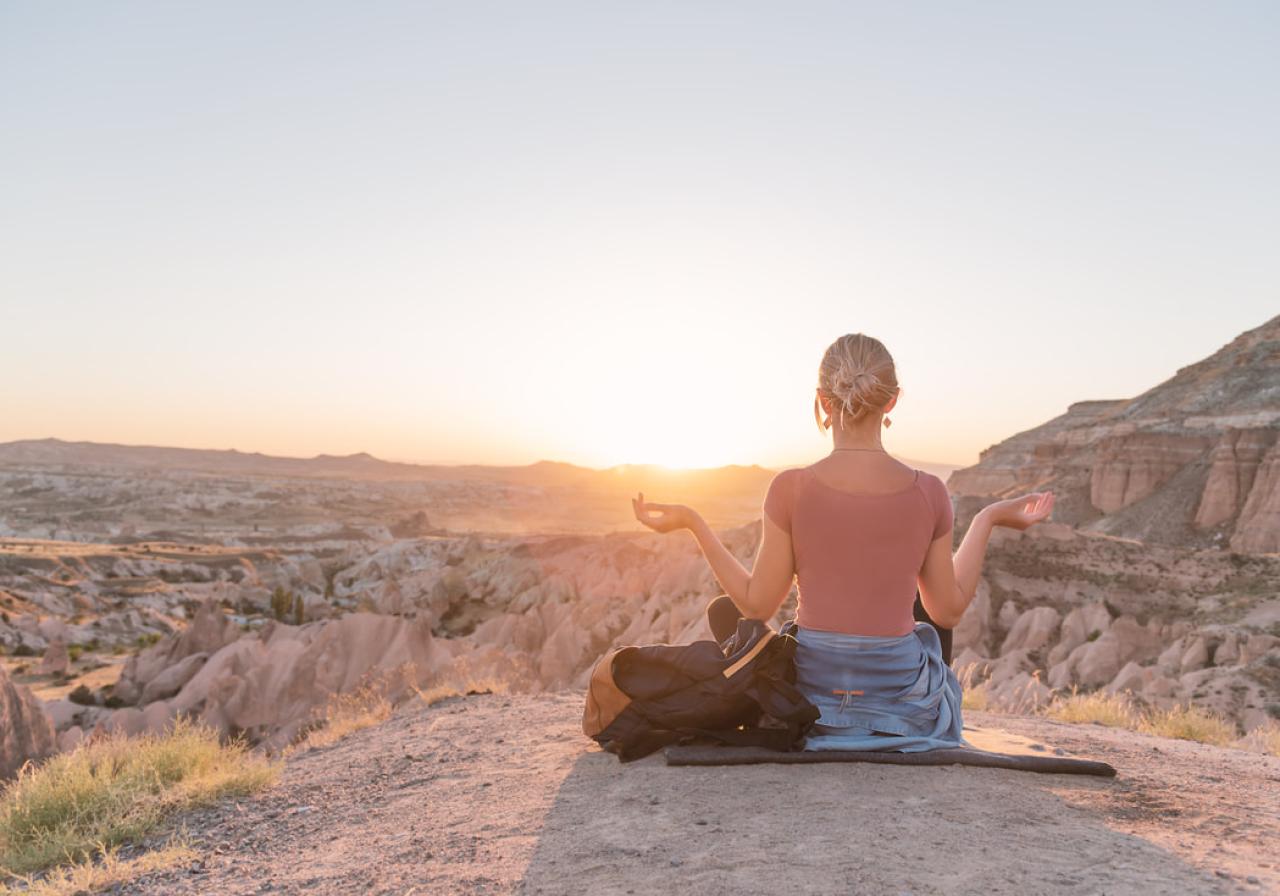 YOGA AL ATARDESER O AL AMANECER EN CAPADOCIA